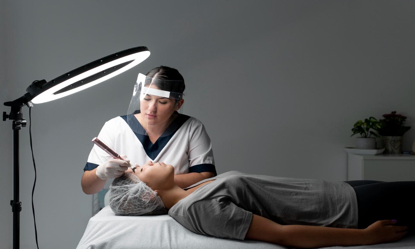 The Value of AI Over Human Answering Services in Cosmetic Clinics